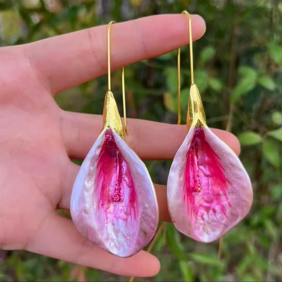 Pink Tulip Gold Earrings - Picture 3 of 6